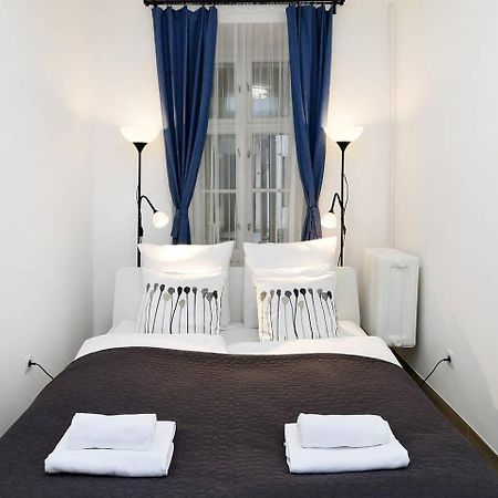 Very Central Apartment Close To Basilica บูดาเปสต์ ภายนอก รูปภาพ