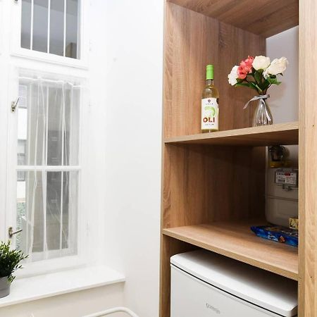 Very Central Apartment Close To Basilica บูดาเปสต์ ภายนอก รูปภาพ